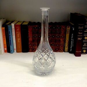 O560 Vintage Diamond Cut Crystal Decanter